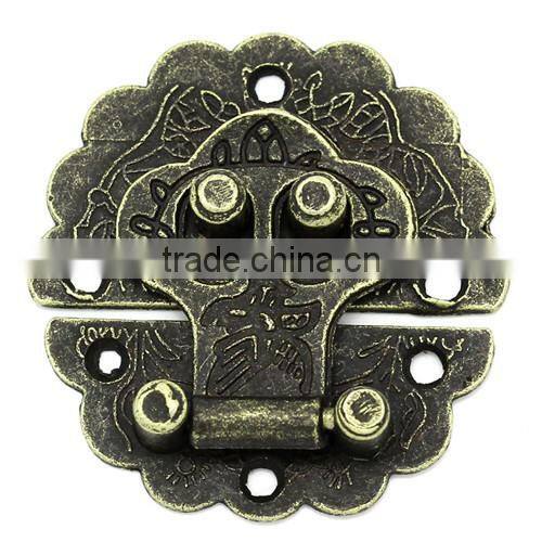 Antique Bronze Pattern Carved Wooden Case Lock 4cm x 4.1cm