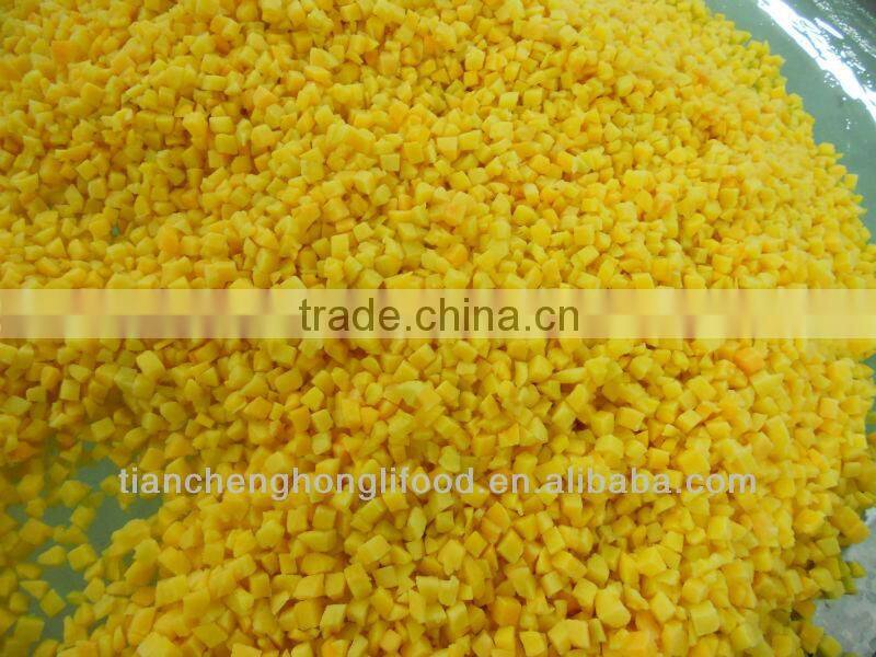 Frozen yellow peach dices