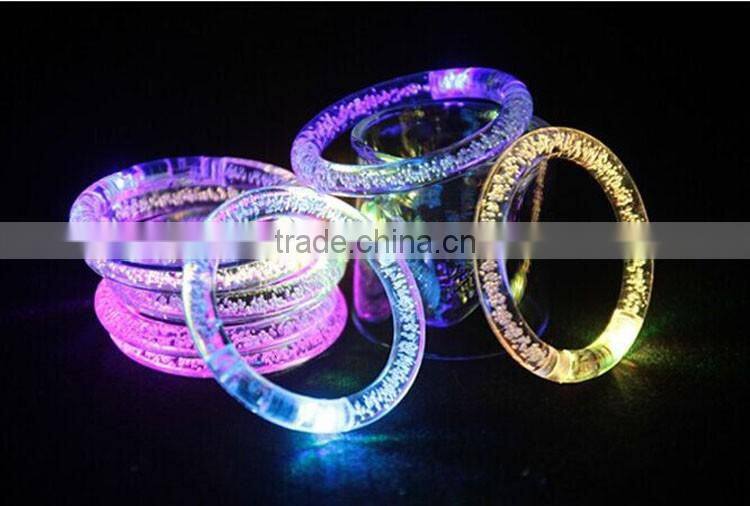 China Hot Selling Low Price Consert Using Profitional Gift Colorful Acrylic Flashing LED Wristband for Concert