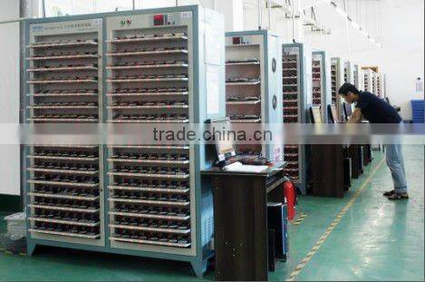 Heated ice hockey gloves