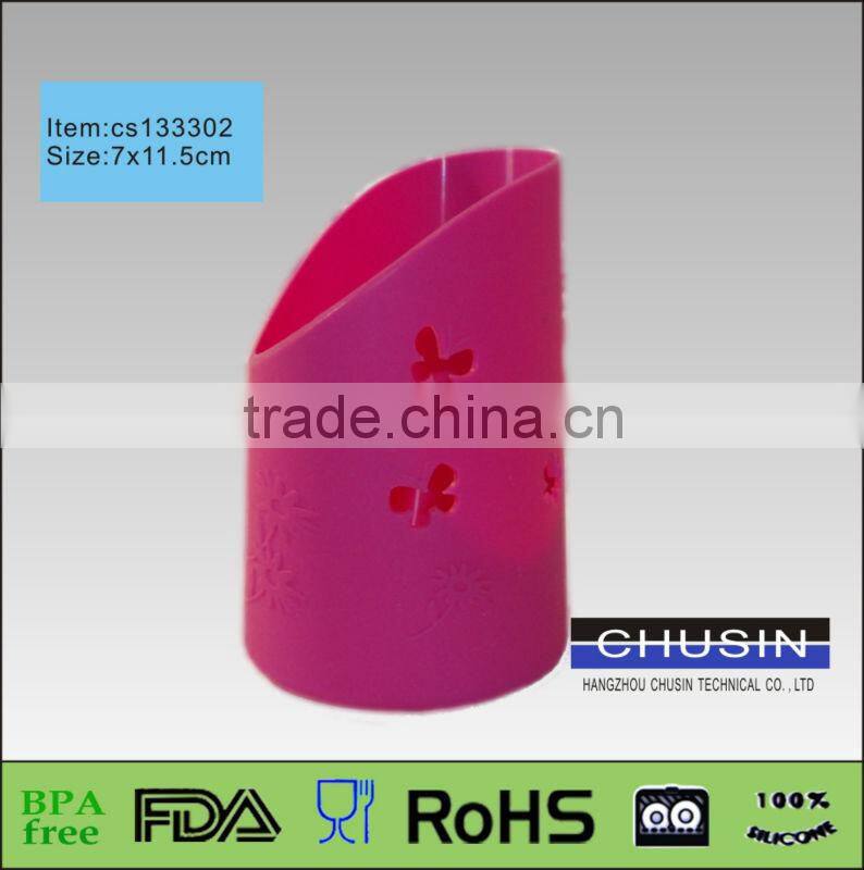 The hot sell fashion silicone baby feeding bottle sleeve cover