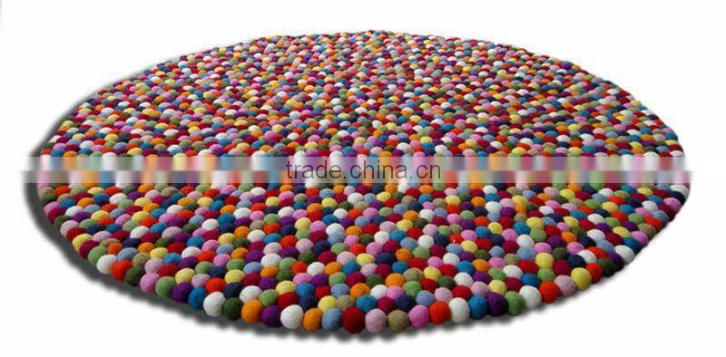 Felt Ball Rug / Carpet / Teppich