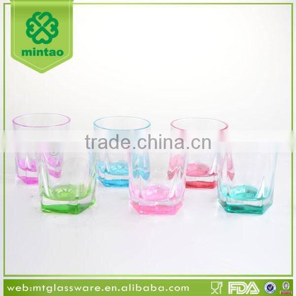 attractive design whiskey glass with color bottom