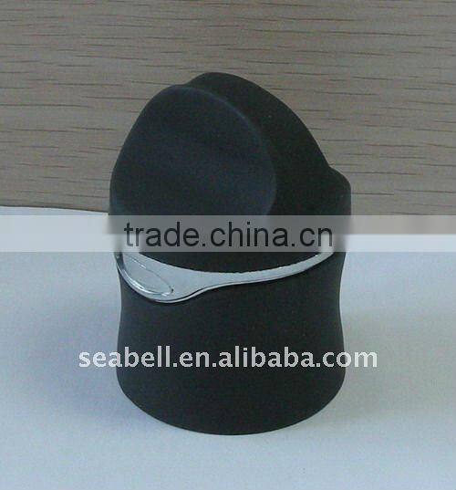 Plastic champagne stopper