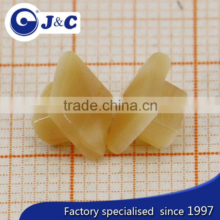 2015 Nature squrae round white color trocas shell button