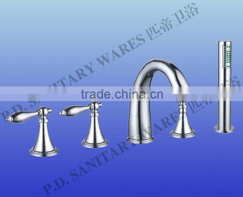 Five Holes Deck-mounted Water Faucet