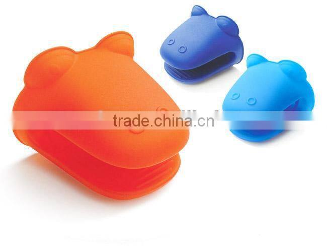 Food grade heat resistant silicone oven mitt