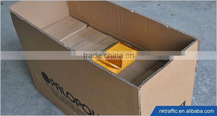 High Quality Lowest Price Plastic Motorway Reflective Road Studs