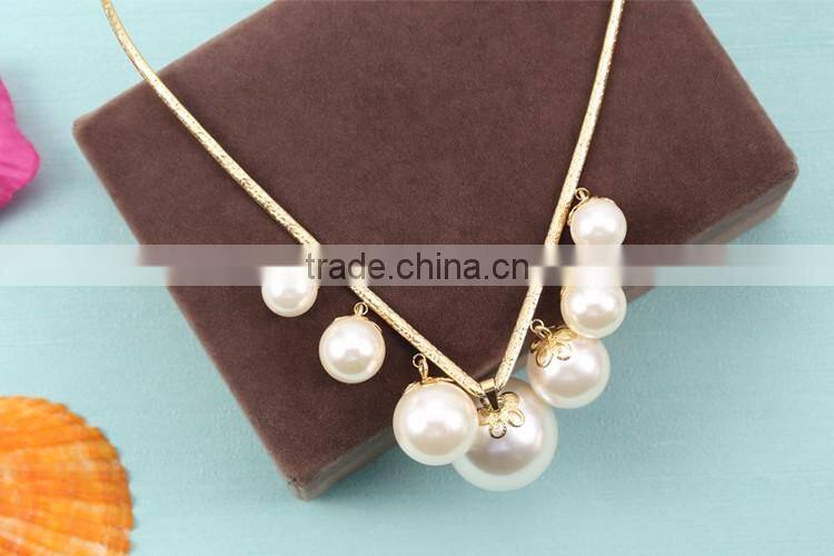 Latest beautiful wholesale elegant classical style charm women pearl necklace