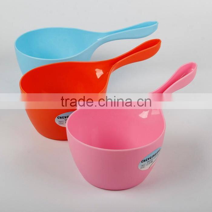 Kitchen Cooking Plastic Water Bailer