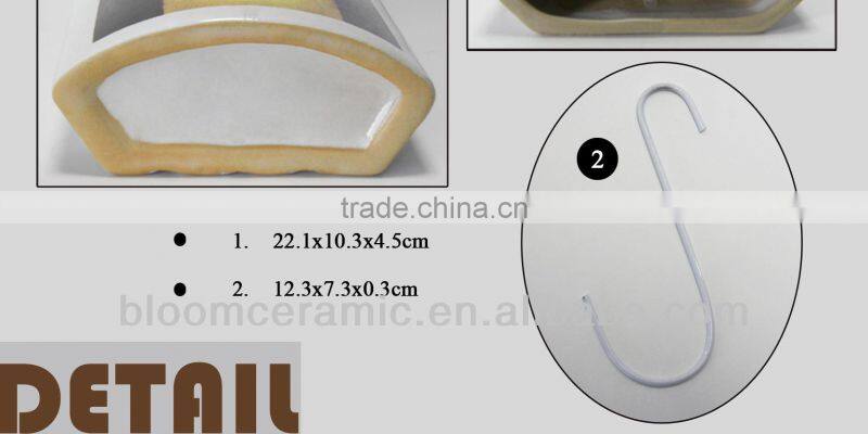 Ceramic humidifier for ventilator with metal "S" hook
