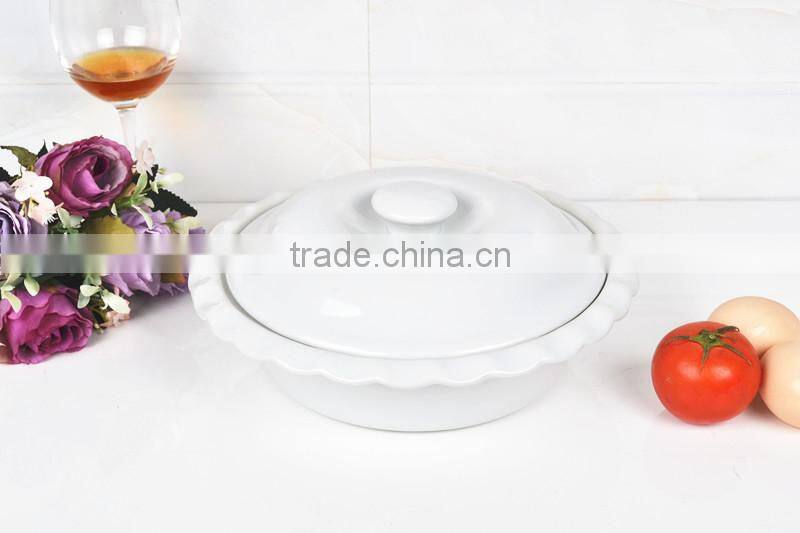 10" round porcelain baking tray with lid
