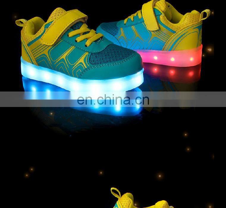 Factory Wholesale New design Light up shoes Children kids LED shoes sneakers Latest Cool footwear for girls boys