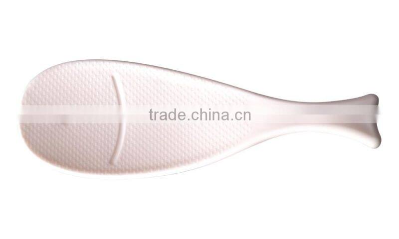 PP 19*6.5 Creative environmental protection fish shaped spoon