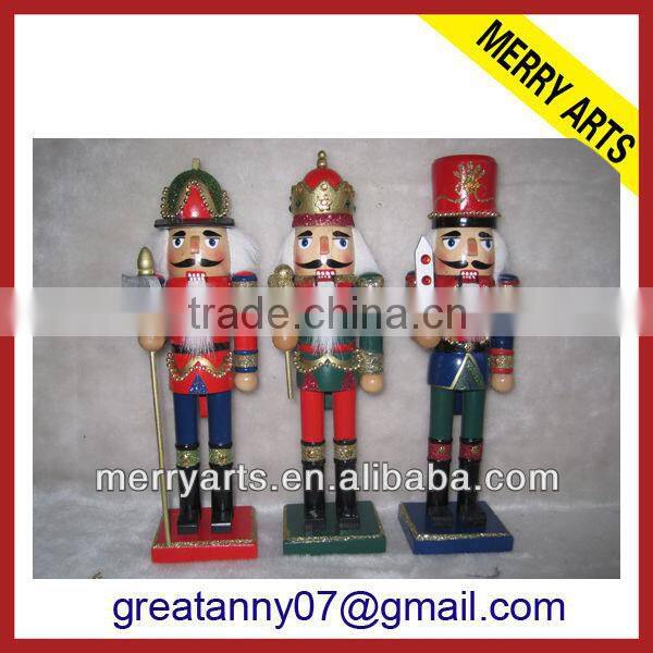 yiwu factory cheap wooden figurine nutcracker costumes wholesale wood christmas nutcracker