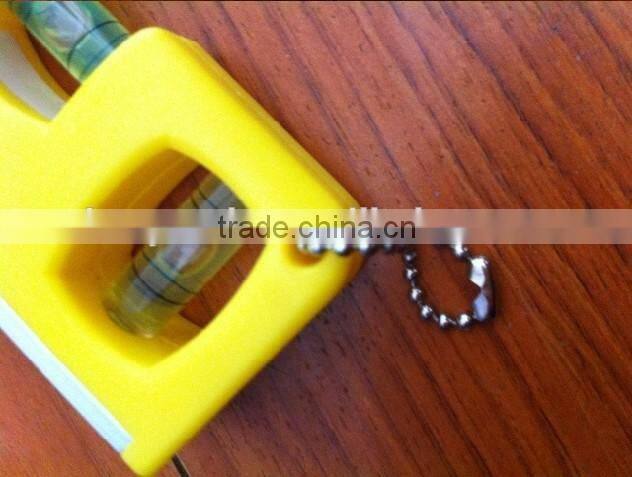 KC-37208 Plastic cheap mini gift keychain spirit level with magnetic