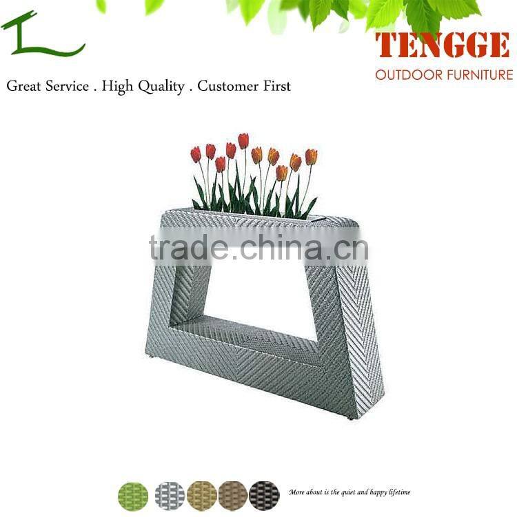 YH-8240 Garden Furniture Flowerpot Resin Rattan Garden Planters