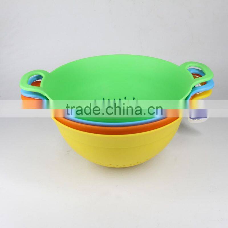 big plastic bowl with handle for washing vegetables fruits