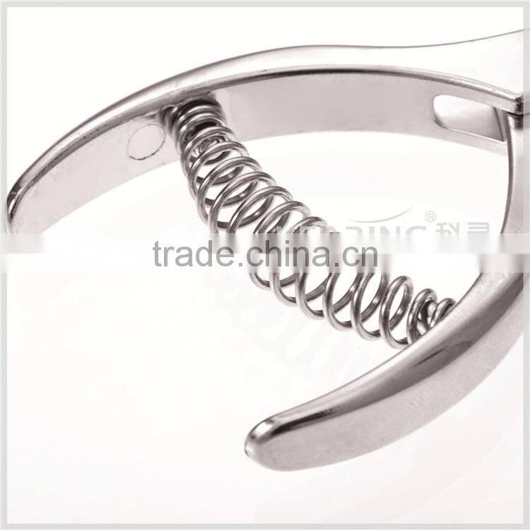 Kearing pattern notcher economy type in blister card package suitable for handicraft tailors