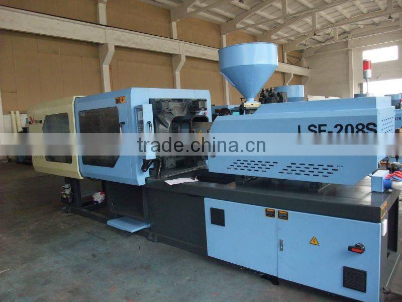 Energy saving plastic injection machine