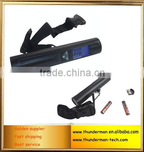 Portable digital luggage weighing scale with flashlight function
