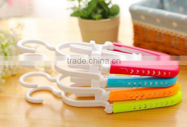 Magic Home Travel Portable Folding Plastic Clothes Hanger Shirt Drying Rack Hook