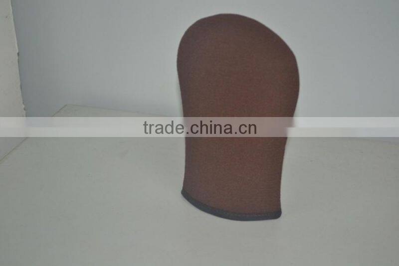 Body sisal exfoliating mitts to clean the dead skin