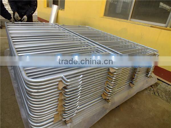 Security crowd control barrier fence/color coated temporary barrier fence