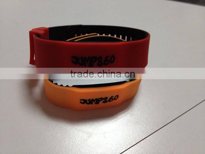 2016 alibaba bespoke Silicone RFID Wristbands