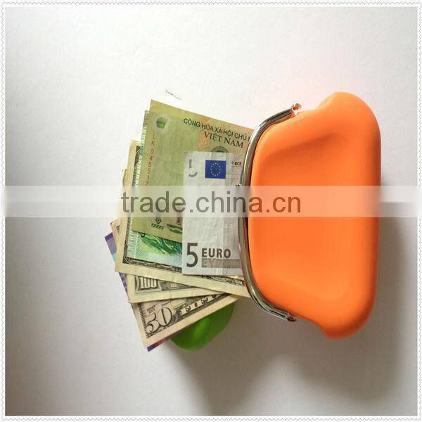 magic heart-shaped silicone wallet for coin&money&carry articles
