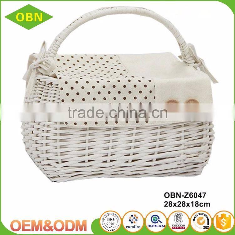 China wholesale customized handmade 100% natural antique wicker egg basket with fabric cover