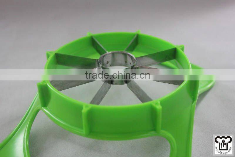 Colorful apple cutter w/stainless steel blade
