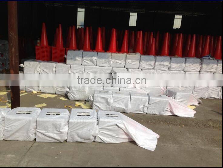 2016 hot sale 70cm black base PVC traffic cone