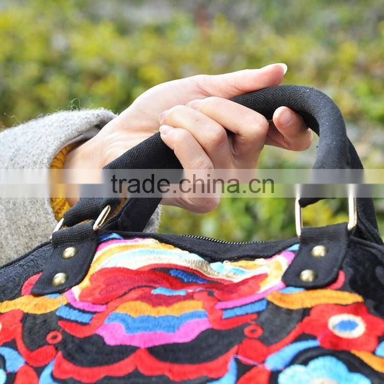 Famous Designer Handbag Canvas Women Red Shell Tote Bag with embroidery