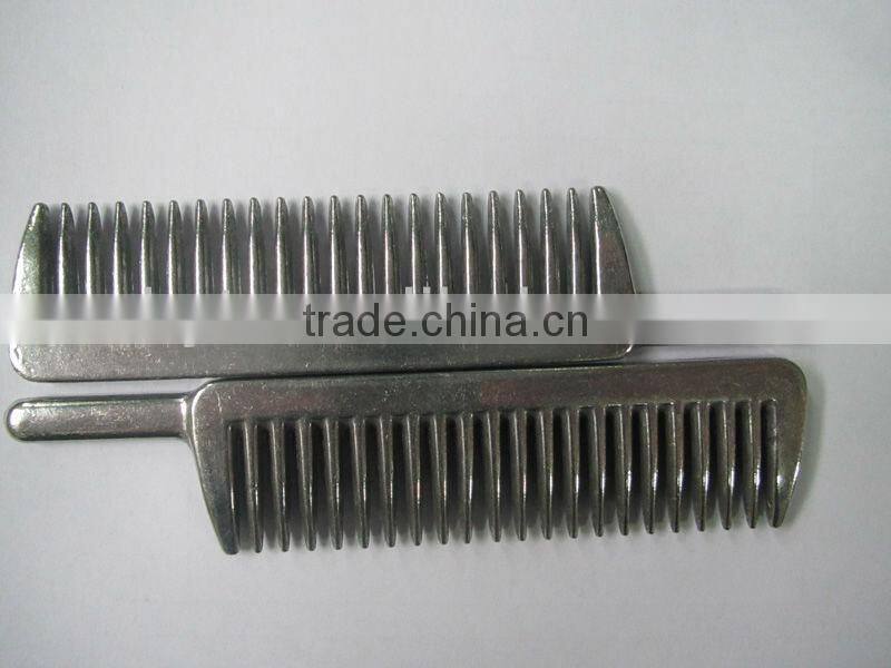 Horse curry Comb