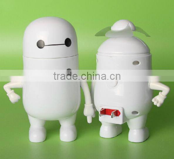 cheap plastic mini handy dynamo fan with sprayer for kids in summer