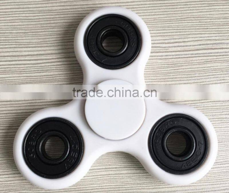 2017 hot sale led hand fidget spinner with speaker