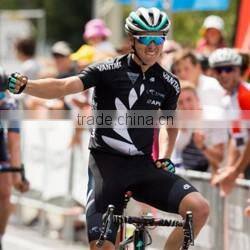 2017 Latest Fashion Top Design Women Sports Wear Slim Clothing Black And White Color Yoga Sets Two Pieces