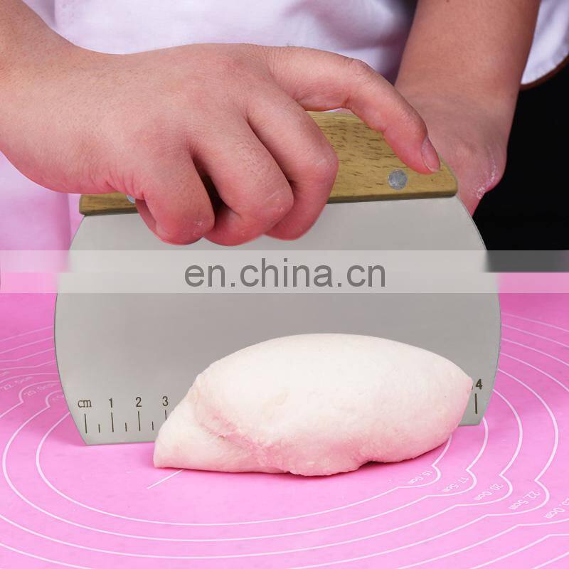 High Quality Stainless Steel Wooden Handle Kitchen Baking Flour Scraper