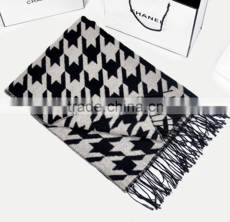 Wholesale Fashion Swallow Gird Pattern Women Warm Wool Winter Shawl