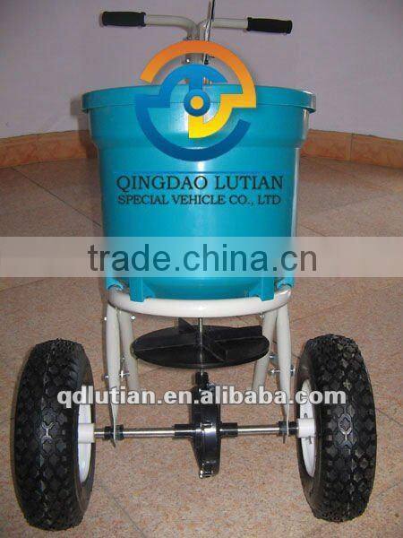 garden spreader, manual fertilizer spreader, plastic fertilizer spreader