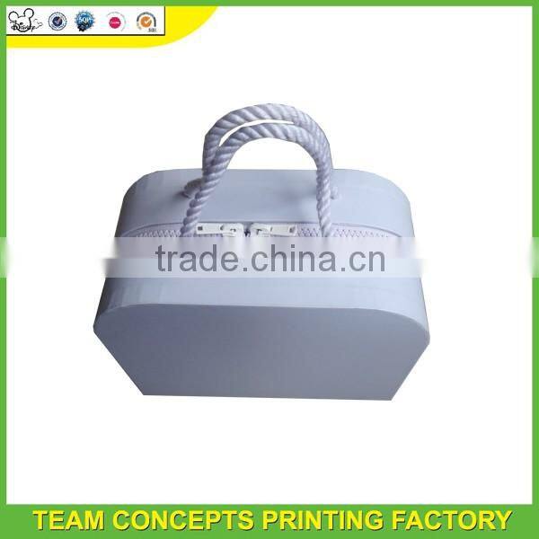 Fashion Design Different Shape Paper Suitcase Gift Box with Handle