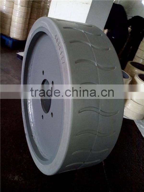 Electric outdoor small hydraulic scissor lift platform tyre with grey rims 5 holes