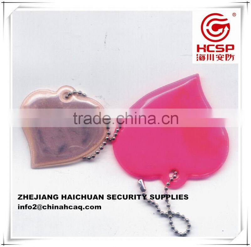 Popular Pink heart-shaped pvc Reflective Keychain