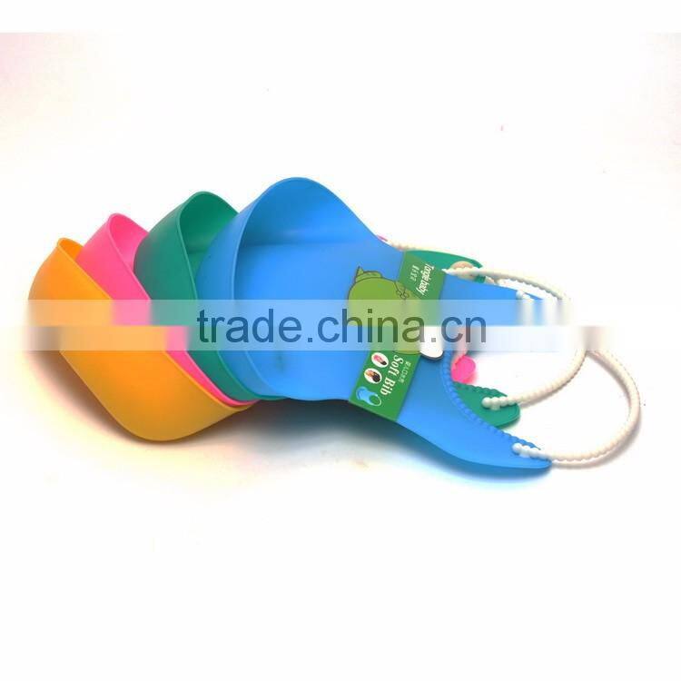 2016 new style silicone baby bib with string