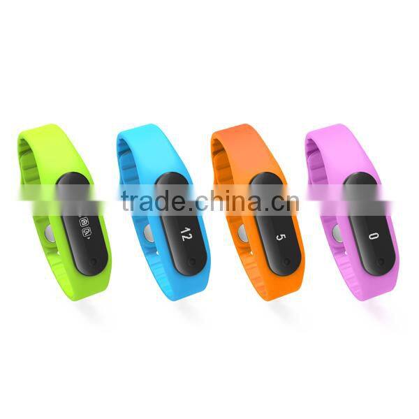 2016 Popular Portable Time Display Bluetooth Pedometer Wristband