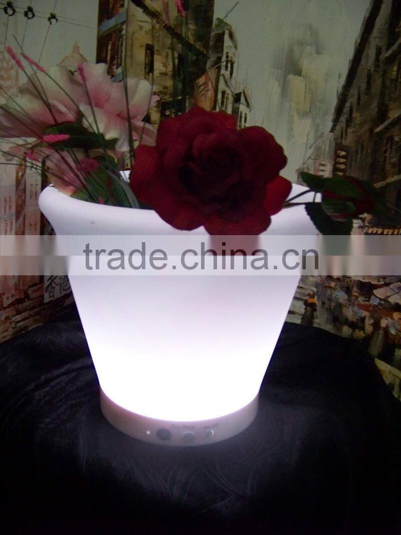 Hot sale waterproof garden Led Illuminate Glowing Flower Pot /outdoor led flower pot/Led Plastic Flower Vase