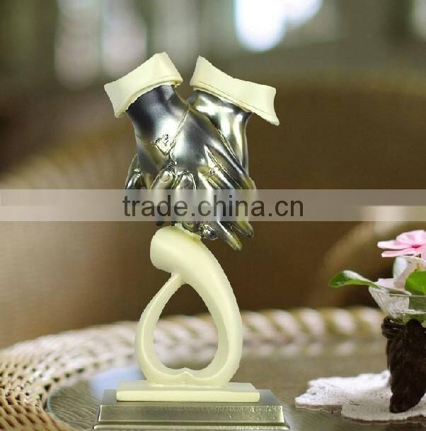 Polyesin holding hand series decorative art mind resin craft