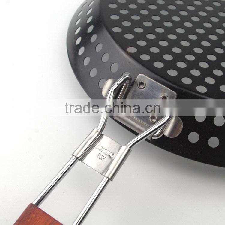 Pizza grill pan with flexional handle