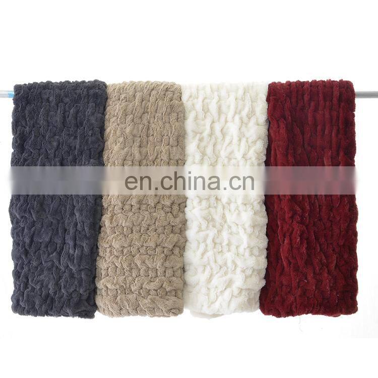 Wholesale recycling super soft extra cozy luxury embossed red white rabbit faux fur throw blanket for couch